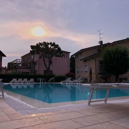 Casa Savoia Desenzano del Garda Exterior foto