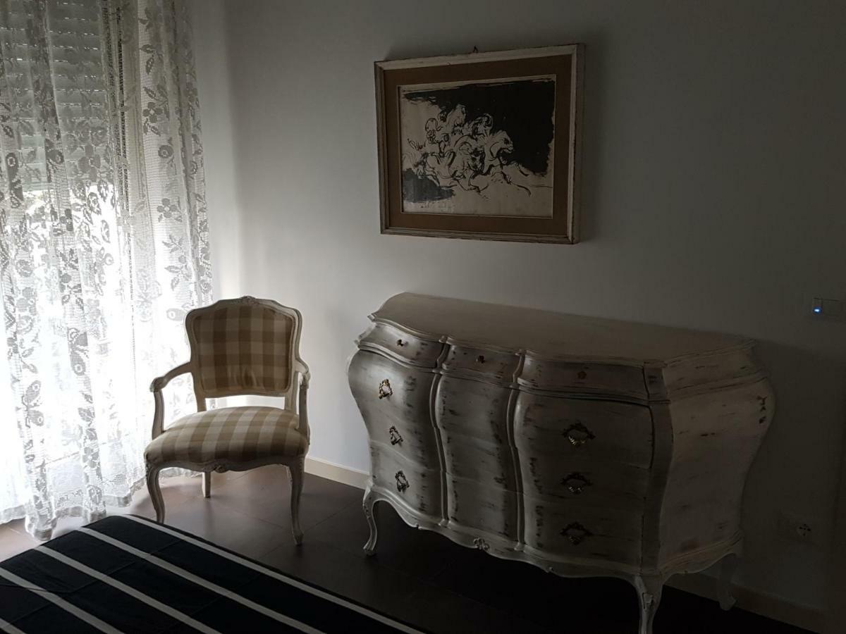 Casa Savoia Desenzano del Garda Exterior foto